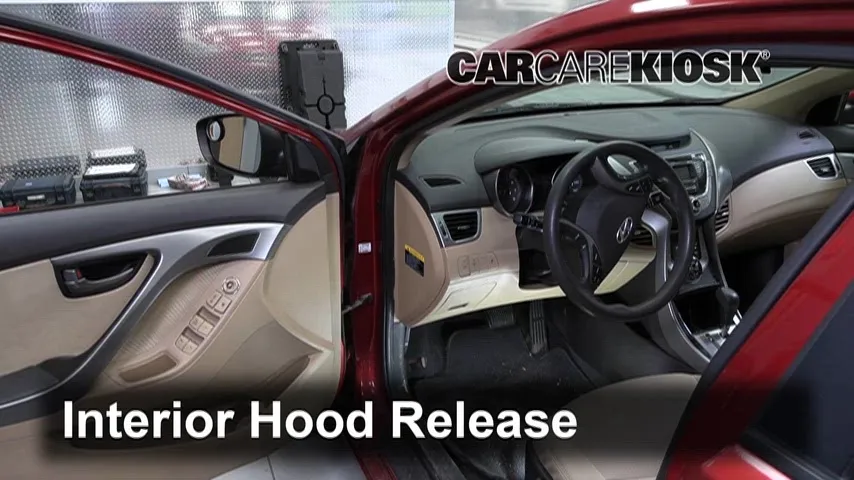 2013 Hyundai Elantra GLS 1.8L 4 Cyl. Sedan (4 Door) Capó